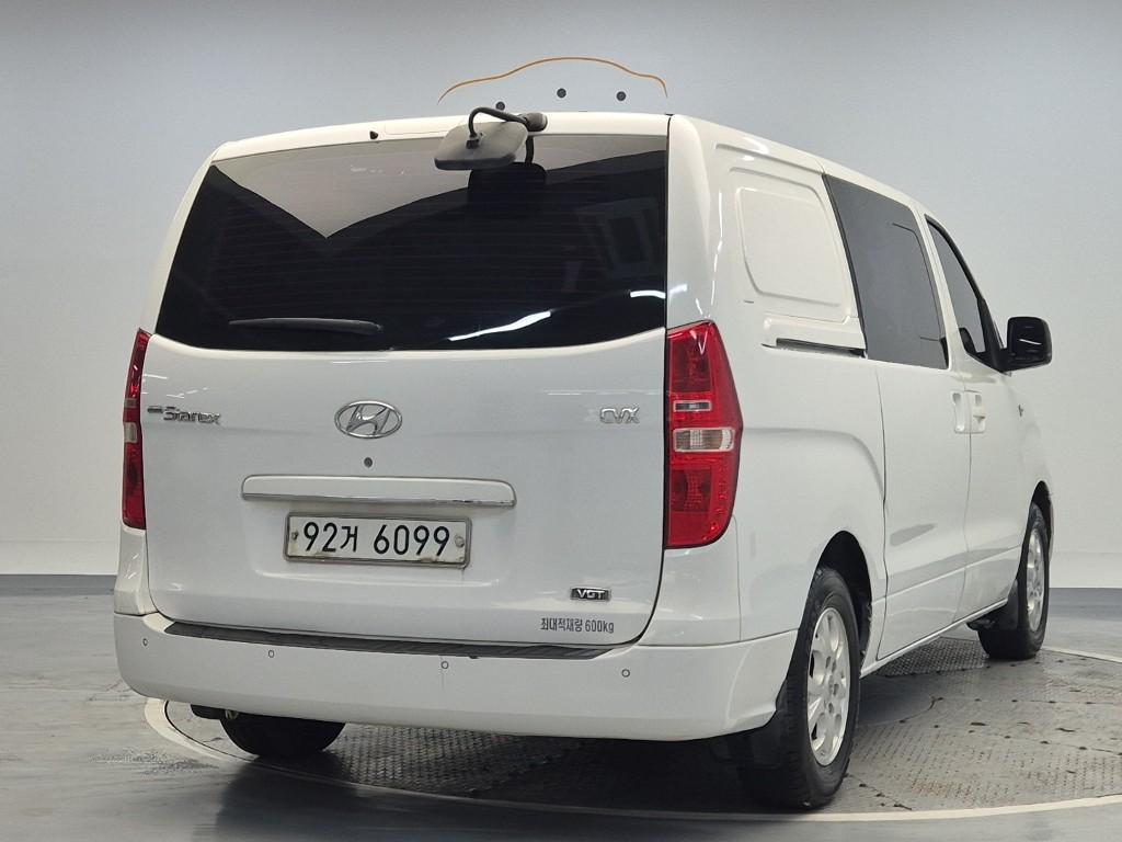 Hyundai Starex Grand CVX Luxury 2.5 VGT/ WGT 5 Van 4