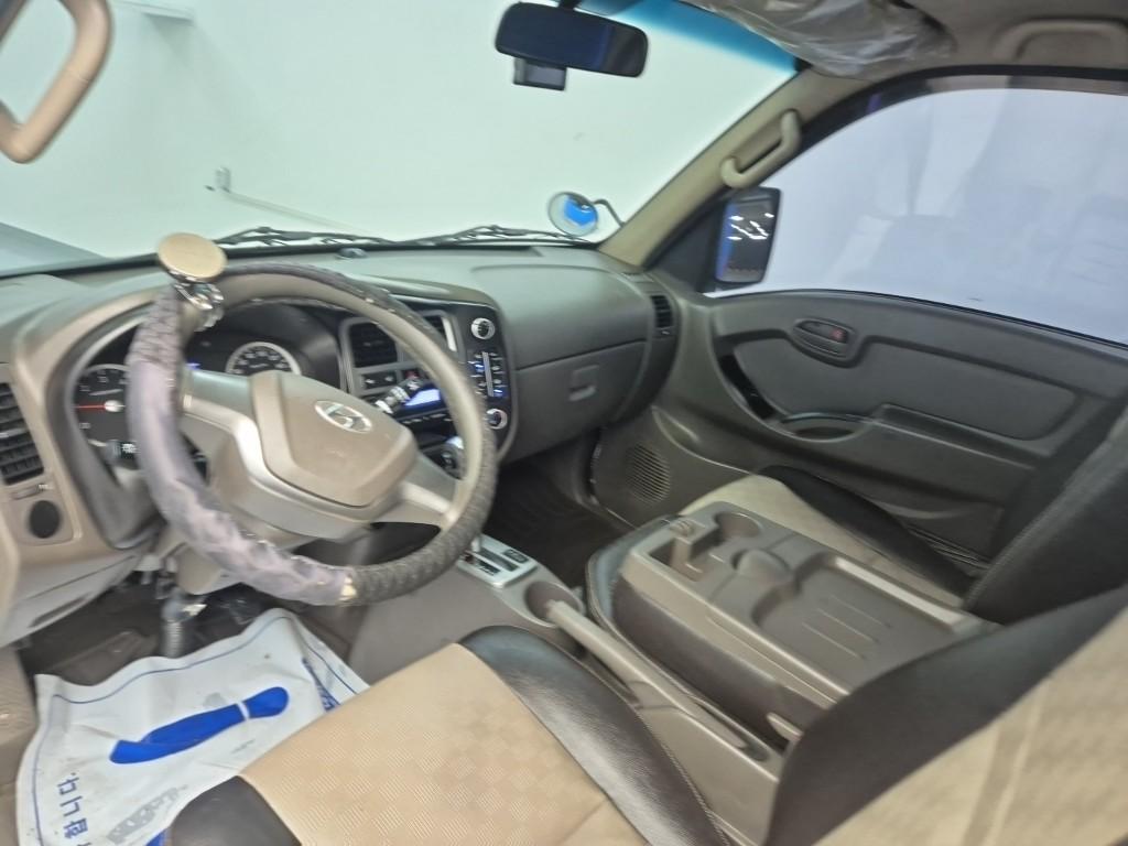 Hyundai Porter II Super Cab High Fixed Floor Long Wheelbase Super Cab 7