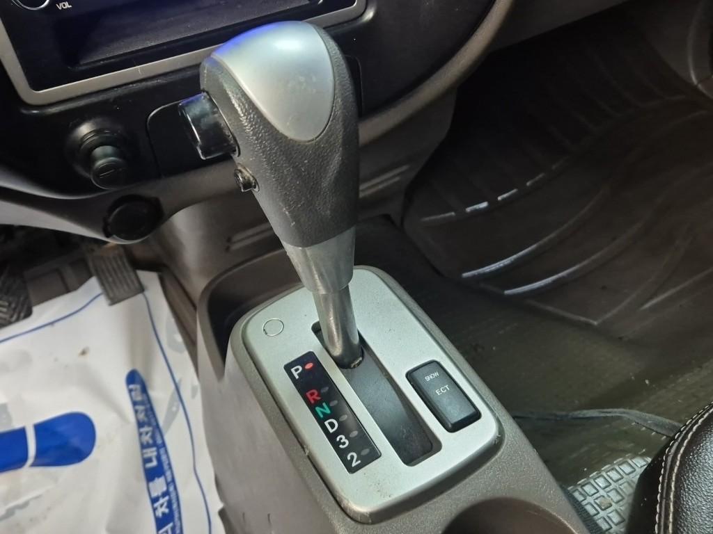 Hyundai Porter II Super Cab High Fixed Floor Long Wheelbase Super Cab 8