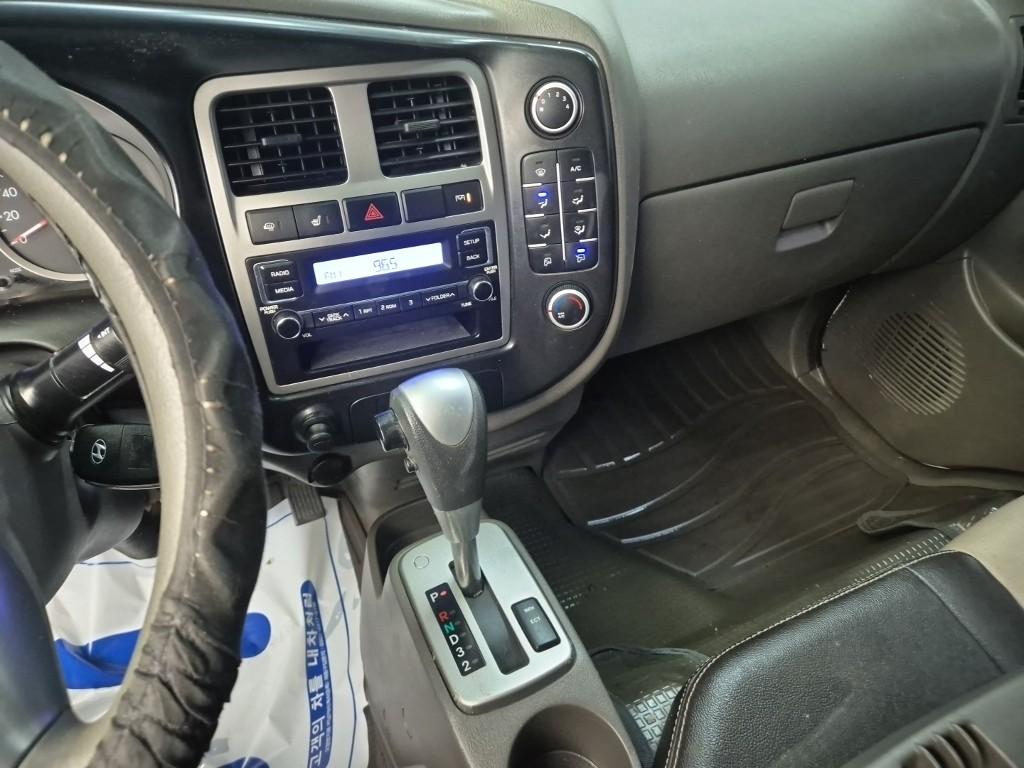 Hyundai Porter II Super Cab High Fixed Floor Long Wheelbase Super Cab 10