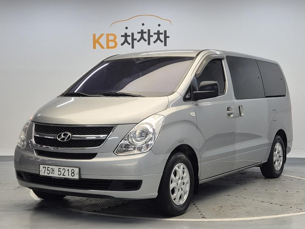 Hyundai Starex Grand CVX Deluxe 2.5 VGT/ WGT Wagon 2