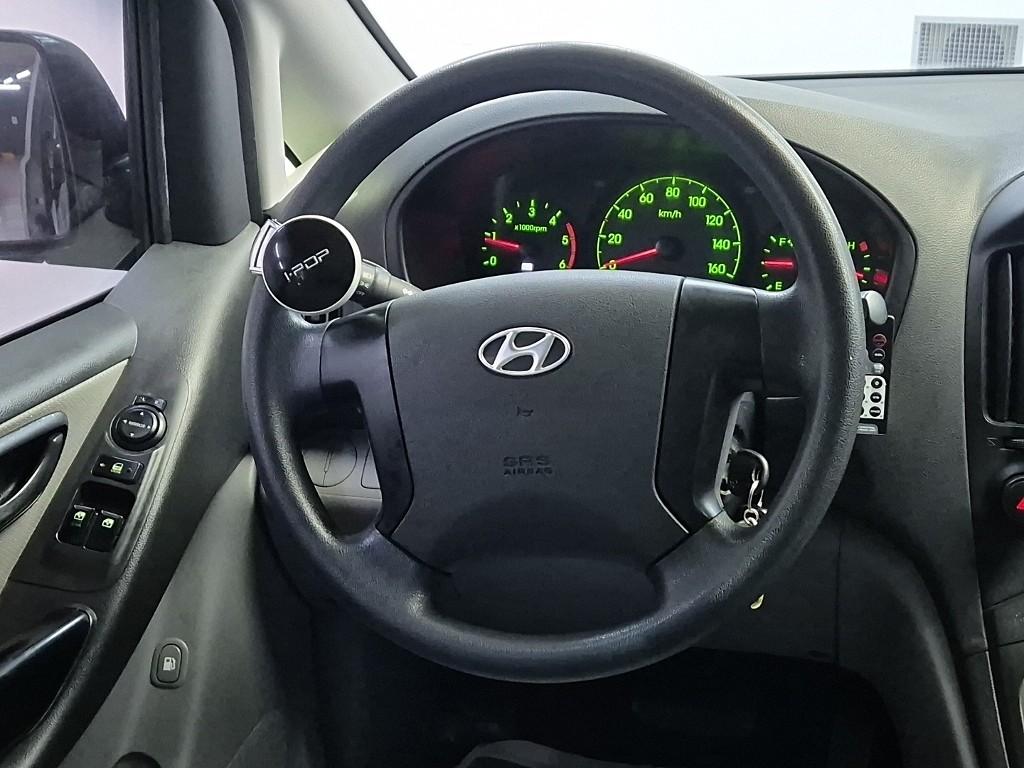 Hyundai Starex Grand CVX Deluxe 2.5 VGT/ WGT Wagon 10