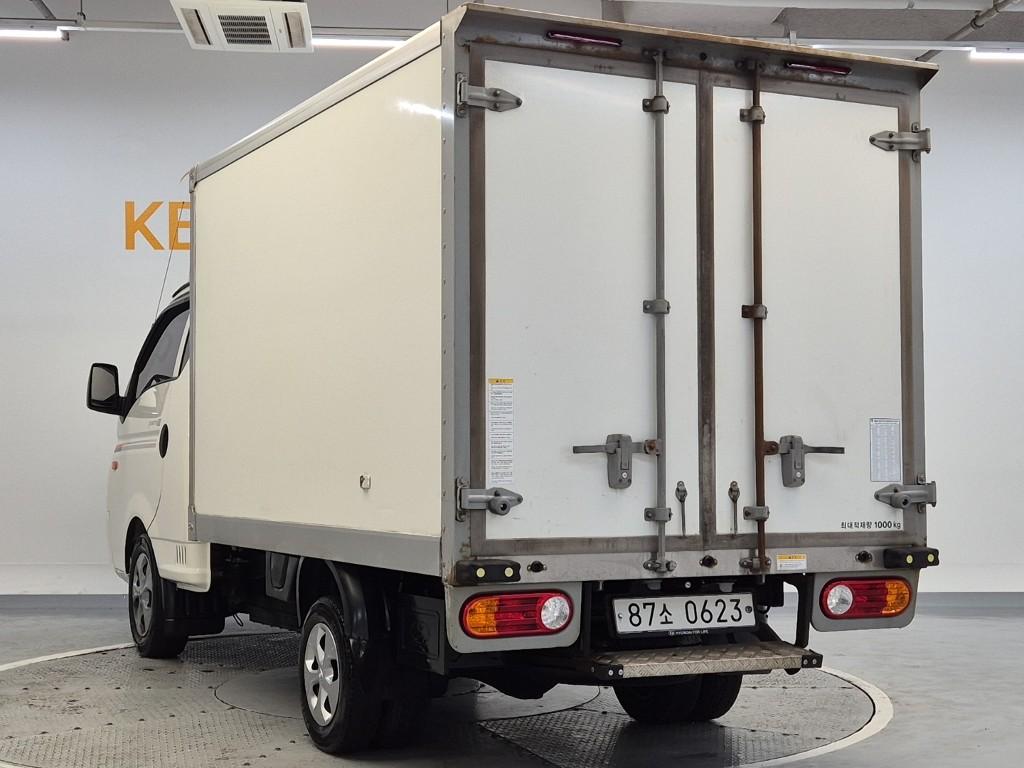 Hyundai Porter II Super Cab Refrigerated Truck Long Wheelbase Super Cab 3