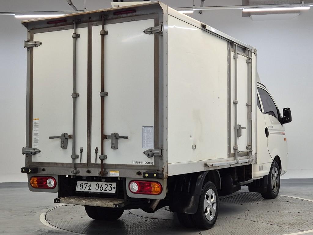 Hyundai Porter II Super Cab Refrigerated Truck Long Wheelbase Super Cab 4