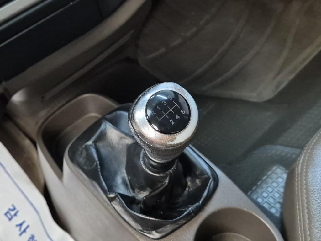 Hyundai Porter II Super Cab High Fixed Floor Long Wheelbase Super Cab 8