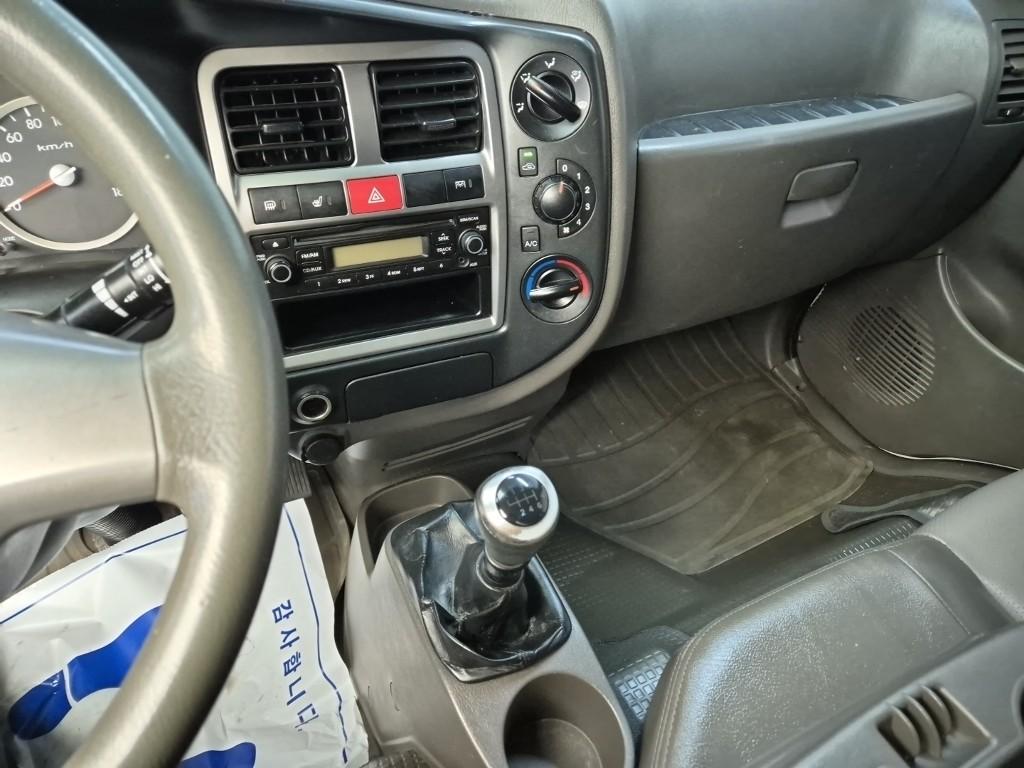 Hyundai Porter II Super Cab High Fixed Floor Long Wheelbase Super Cab 10