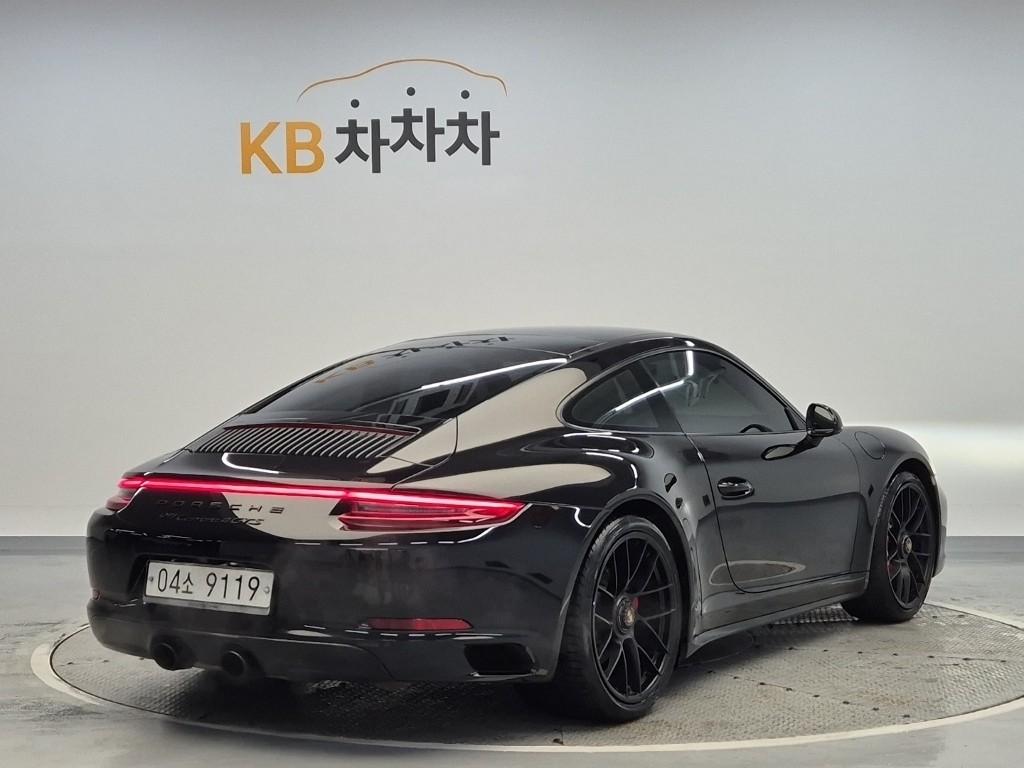 Porsche Carrera 911 991 4 GTS 4