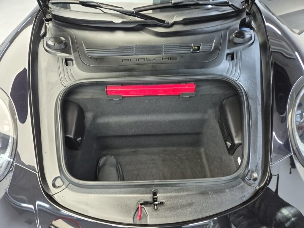 Porsche Carrera 911 991 4 GTS 6