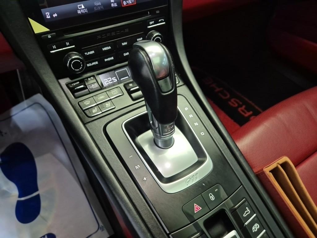 Porsche Carrera 911 991 4 GTS 9