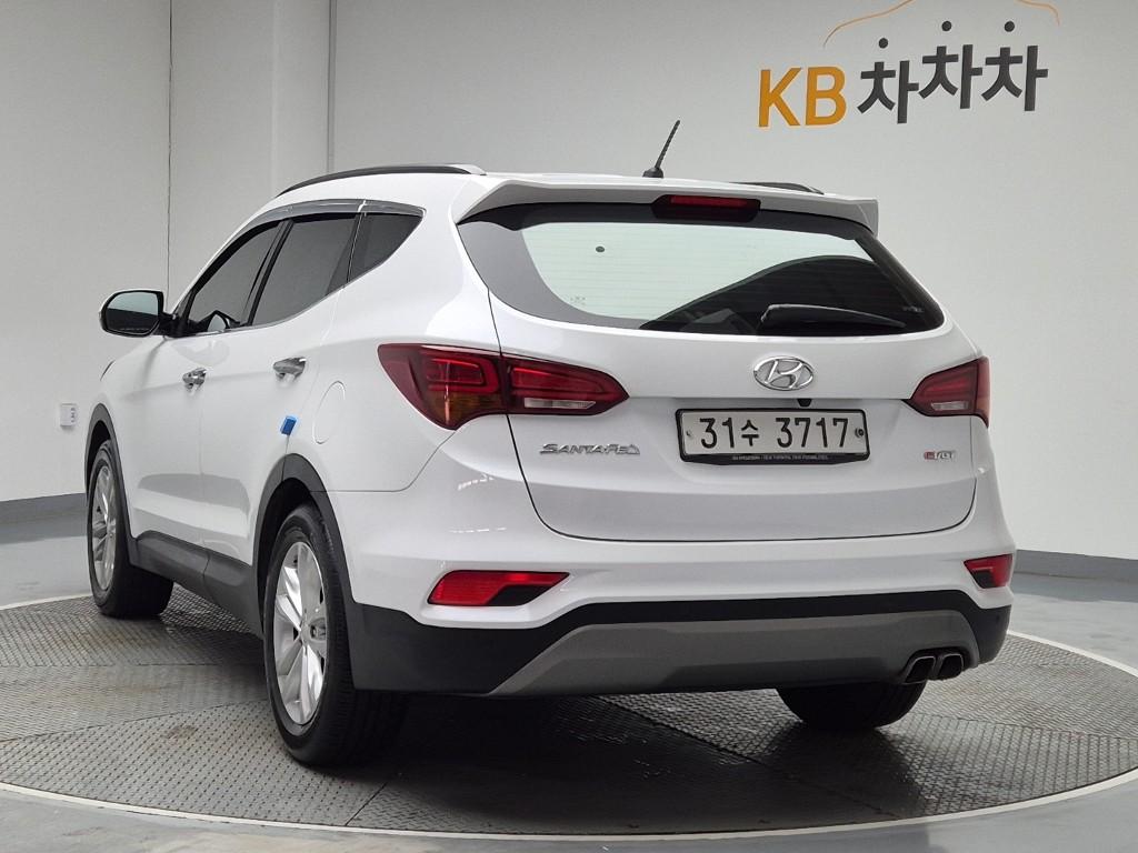 Hyundai Santa Fe 2018 photo 2