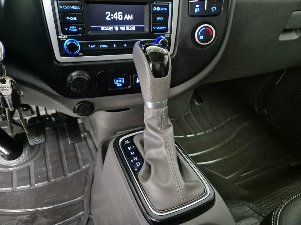 Hyundai Porter II Standard Cab LPG Long Wheelbase Standard Cab 9