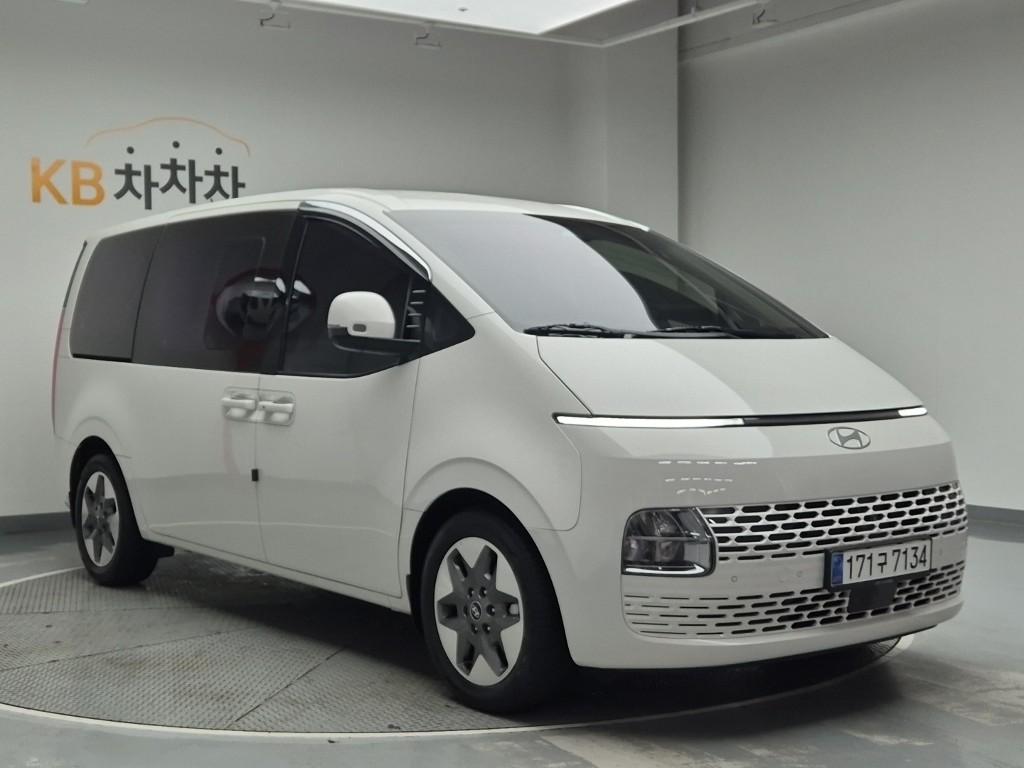 Hyundai Staria Modern Diesel 2.2 Tourer 4WD 5