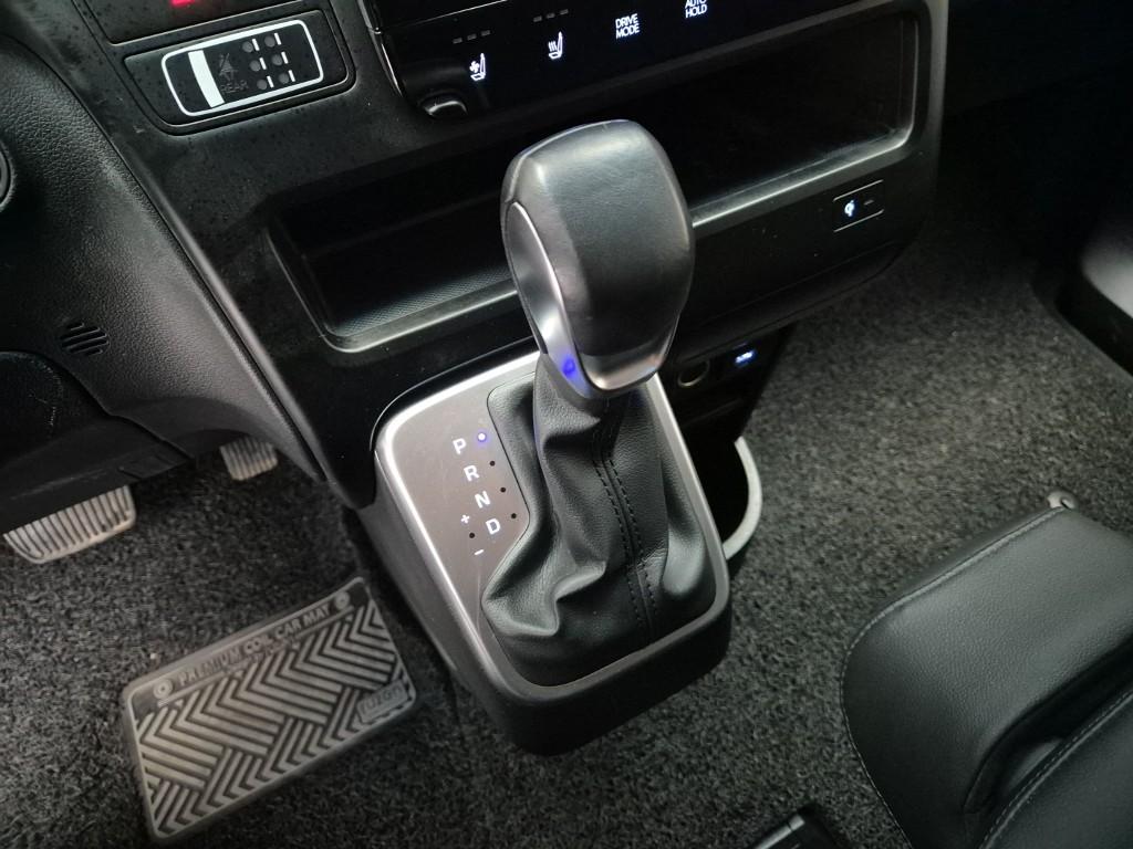 Hyundai Staria Modern Diesel 2.2 Tourer 4WD 9