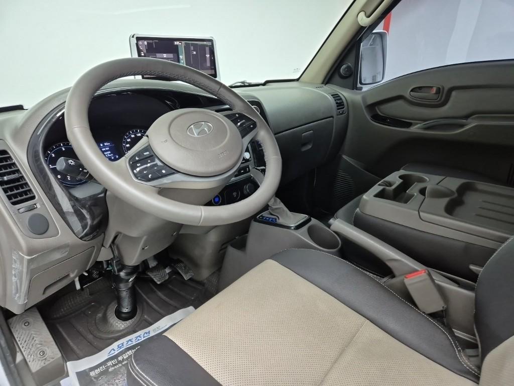 Hyundai Porter II LPG Super Cab LPG Fixed Floor Long Wheelbase Super Cab 7