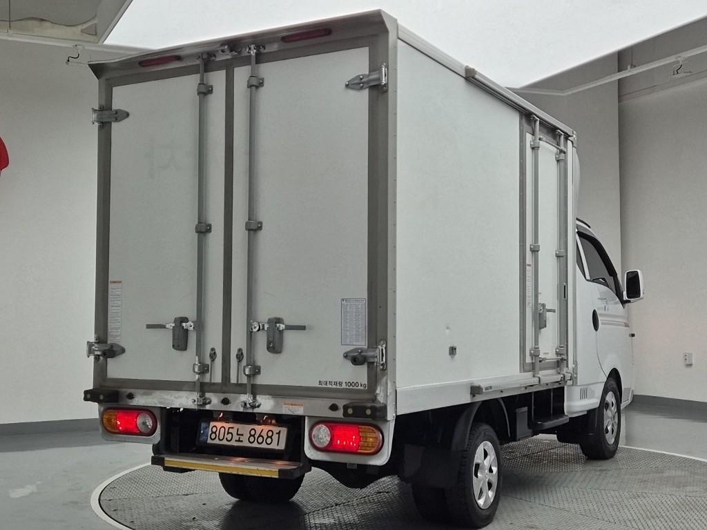 Hyundai Porter II Super Cab Twin Comp High Refrigerated Truck Long Wheelbase Super Cab 4