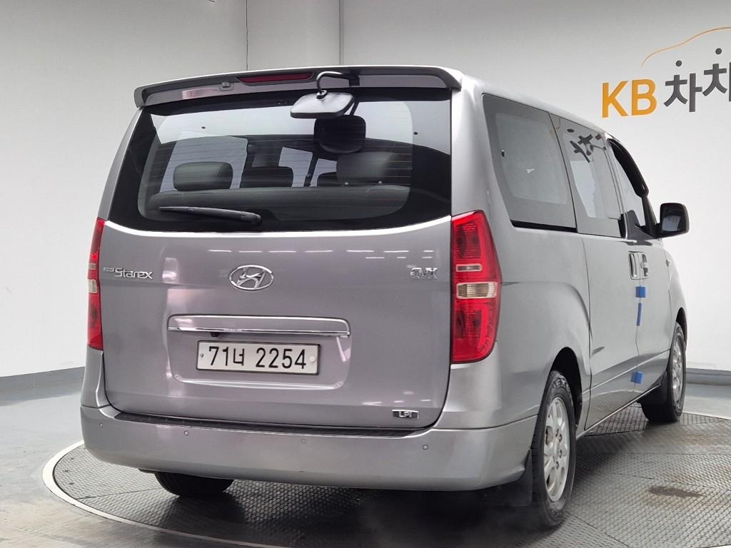 Hyundai Starex Grand CVX Luxury 2.4 LPi Wagon 4
