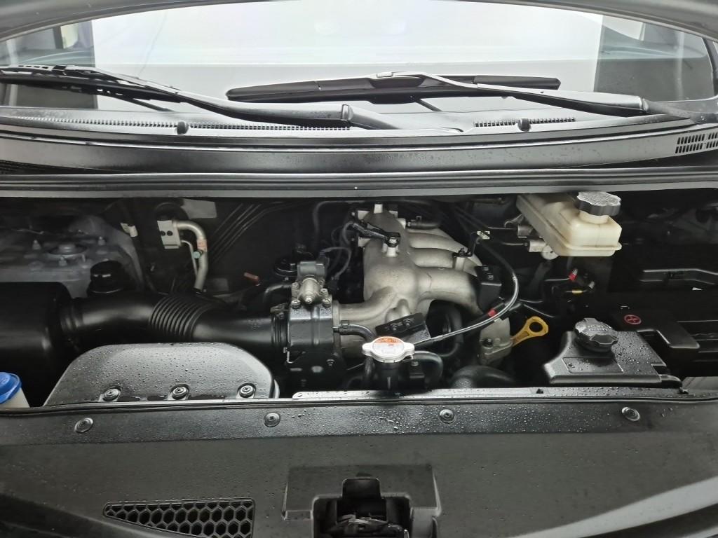 Hyundai Starex Grand CVX Luxury 2.4 LPi Wagon 6