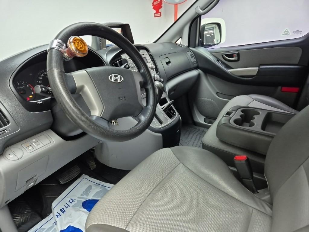 Hyundai Starex Grand CVX Luxury 2.4 LPi Wagon 8