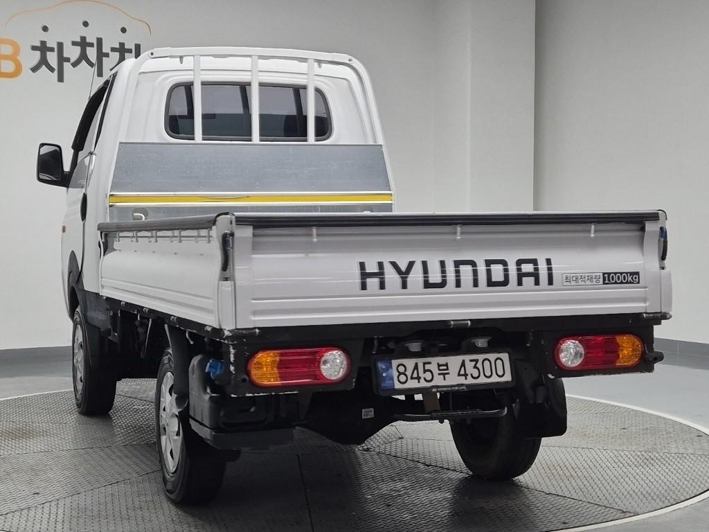 Hyundai Porter II Long Wheelbase Smart Long Wheelbase Super Cab 4WD 3