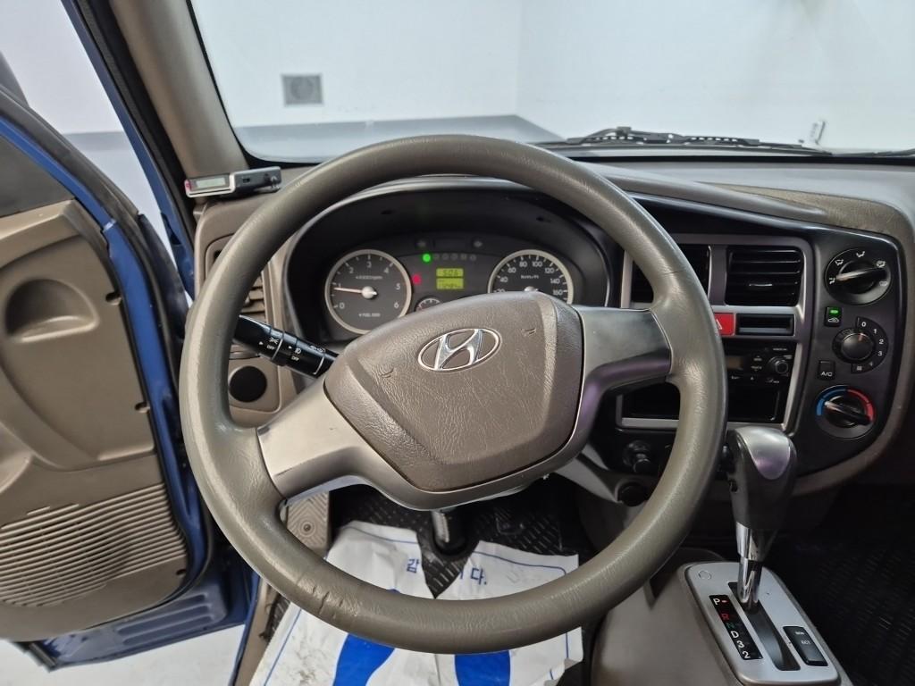 Hyundai Porter II Long Wheelbase Super Long Wheelbase Super Cab 9