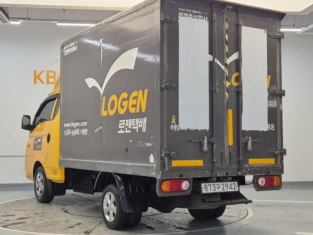 Hyundai Porter II Super Cab High Fixed Floor Long Wheelbase Super Cab 3