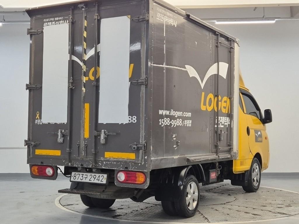 Hyundai Porter II Super Cab High Fixed Floor Long Wheelbase Super Cab 4