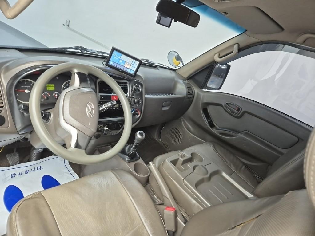 Hyundai Porter II Super Cab High Fixed Floor Long Wheelbase Super Cab 7