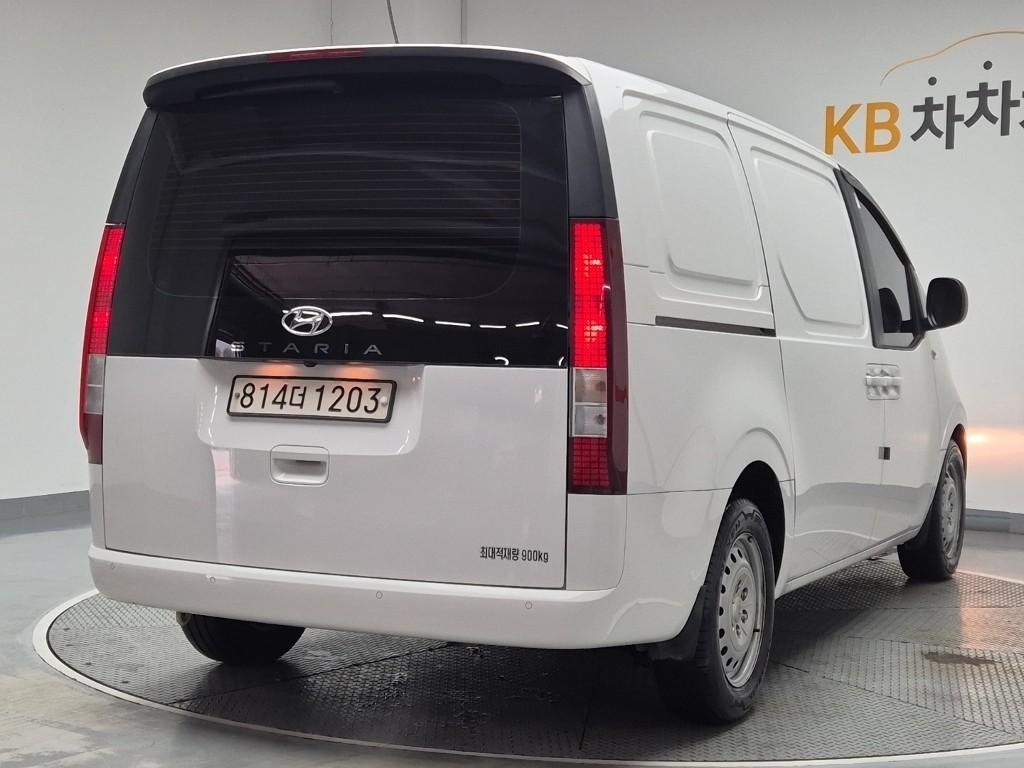Hyundai Staria Smart Diesel 2.2 Cargo 4