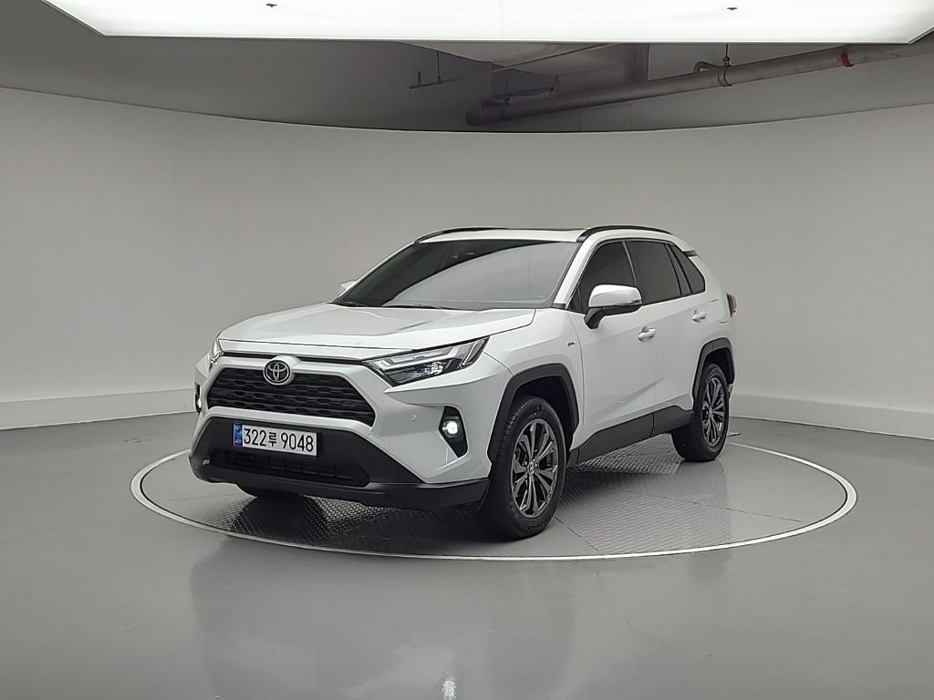Toyota RAV4 XLE 2.5 Hybrid 2WD 2