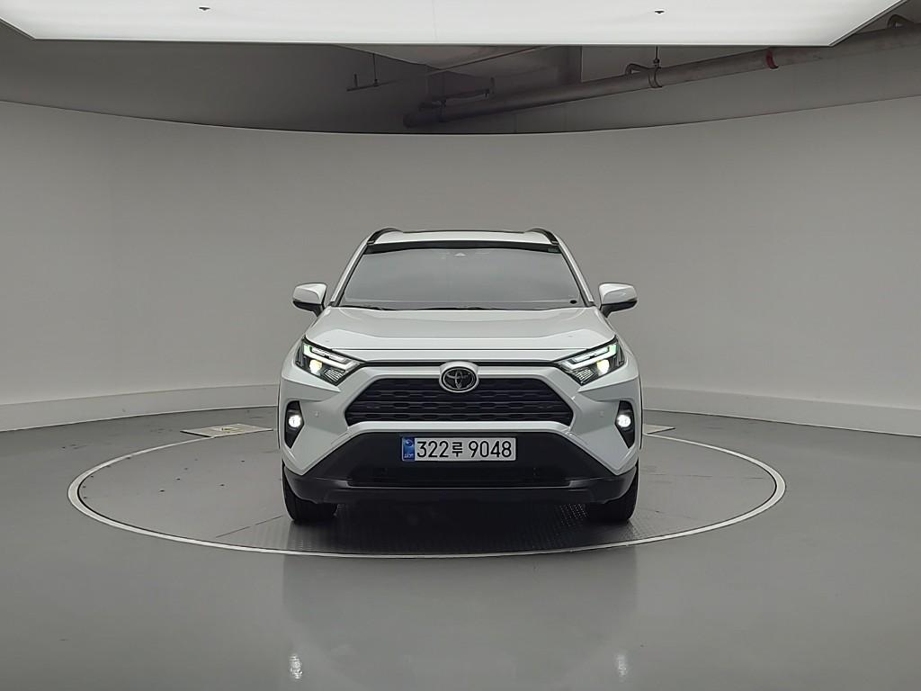 Toyota RAV4 XLE 2.5 Hybrid 2WD 3