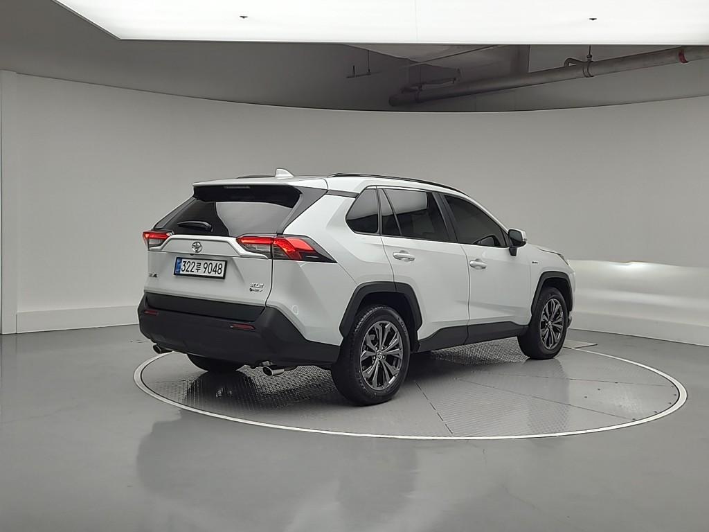 Toyota RAV4 XLE 2.5 Hybrid 2WD 5