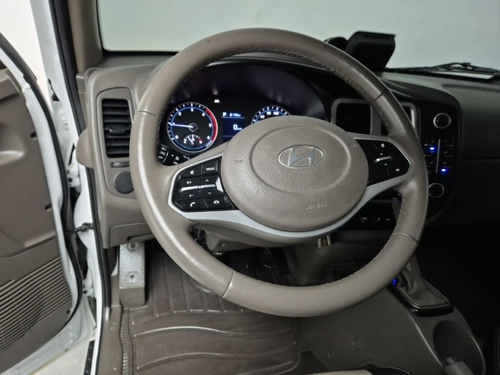 Hyundai Porter II Long Wheelbase Smart LPG Long Wheelbase Super Cab 9