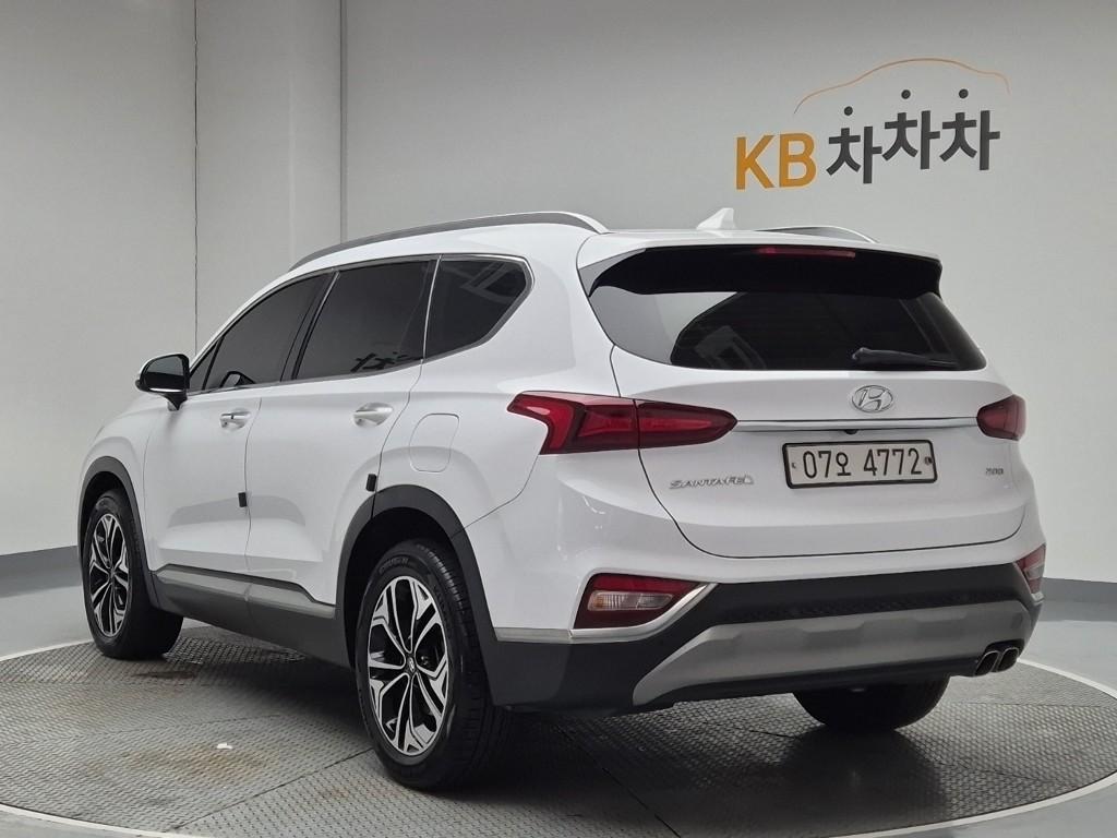 Hyundai Santa Fe 2019 photo 2