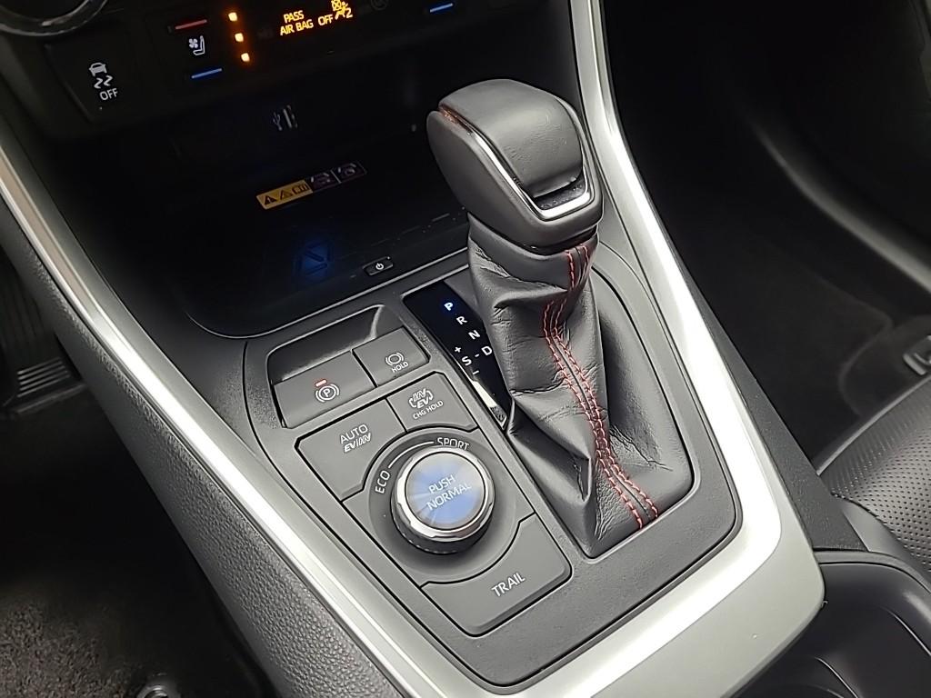 Toyota RAV4 XSE 2.5 PHEV AWD 9