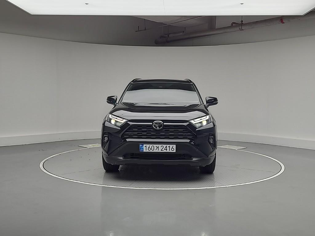 Toyota RAV4 XLE 2.5 Hybrid 2WD 3