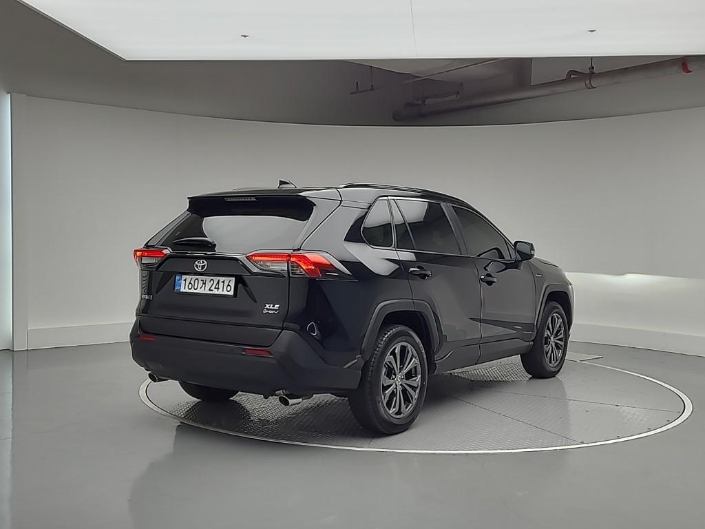 Toyota RAV4 XLE 2.5 Hybrid 2WD 5