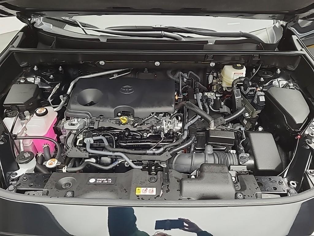 Toyota RAV4 XLE 2.5 Hybrid 2WD 6