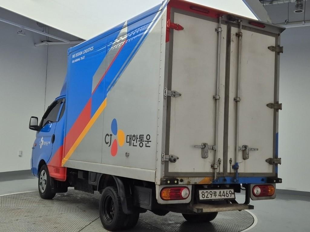 Hyundai Porter II Super Cab High Fixed Floor Long Wheelbase Super Cab 3