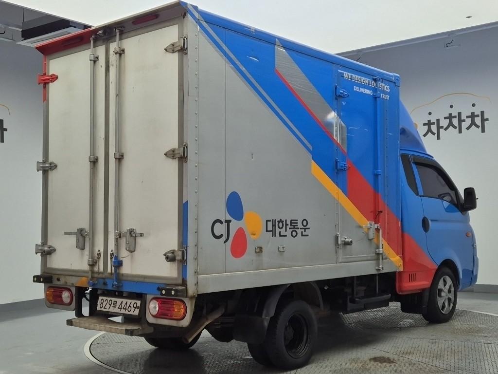 Hyundai Porter II Super Cab High Fixed Floor Long Wheelbase Super Cab 4