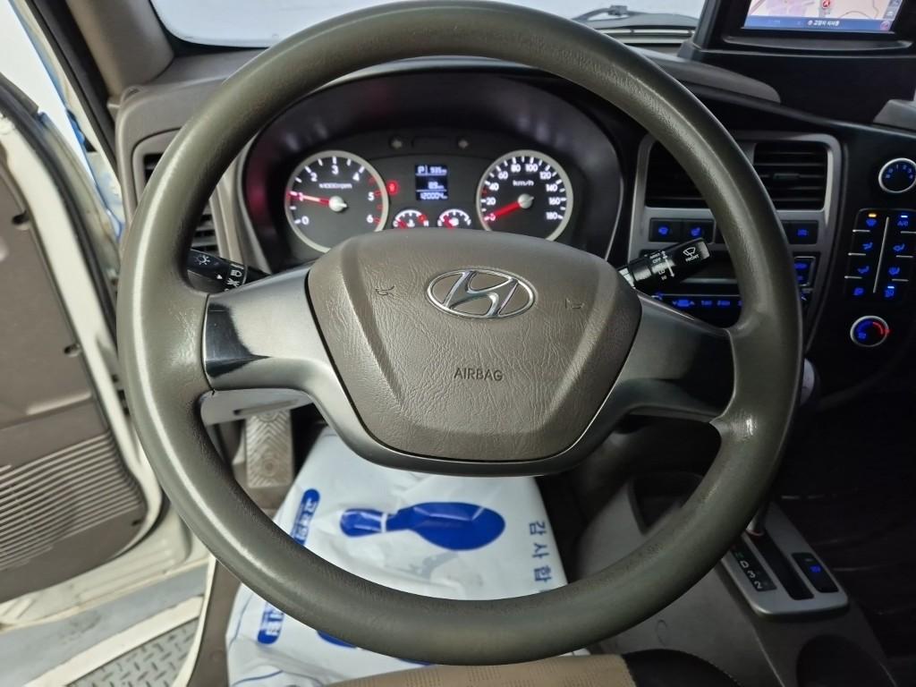 Hyundai Porter II Super Cab High Fixed Floor Long Wheelbase Super Cab 10