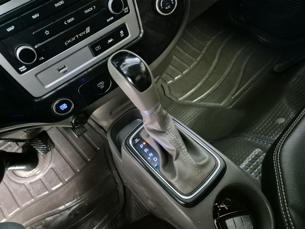 Hyundai Porter II LPG Super Cab LPG High Fixed Floor Long Wheelbase Super Cab 8