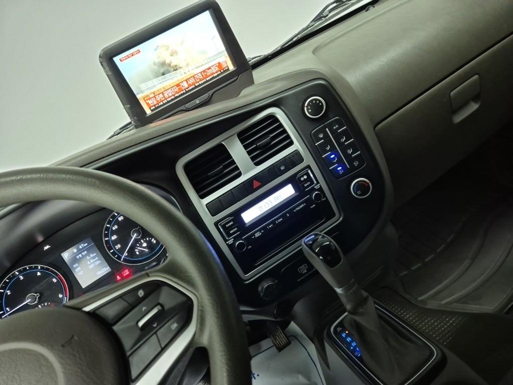 Hyundai Porter II Long Wheelbase Style Long Wheelbase Double Cab 10