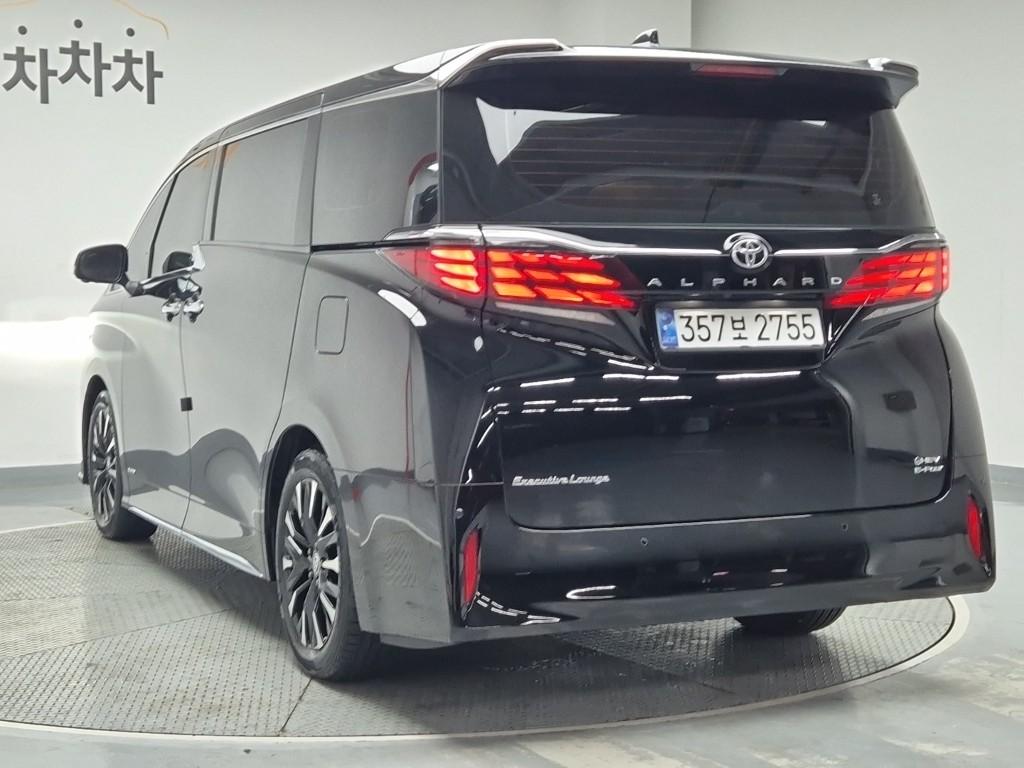 Toyota Alphard 2.5 HEV AWD 3