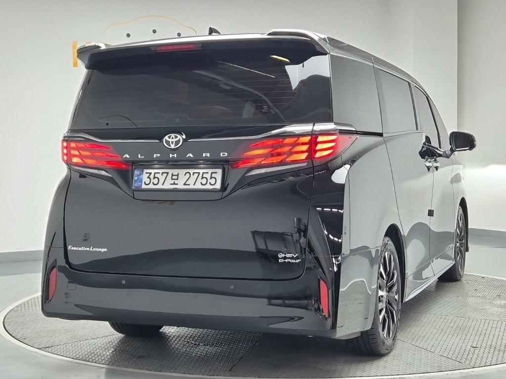 Toyota Alphard 2.5 HEV AWD 4