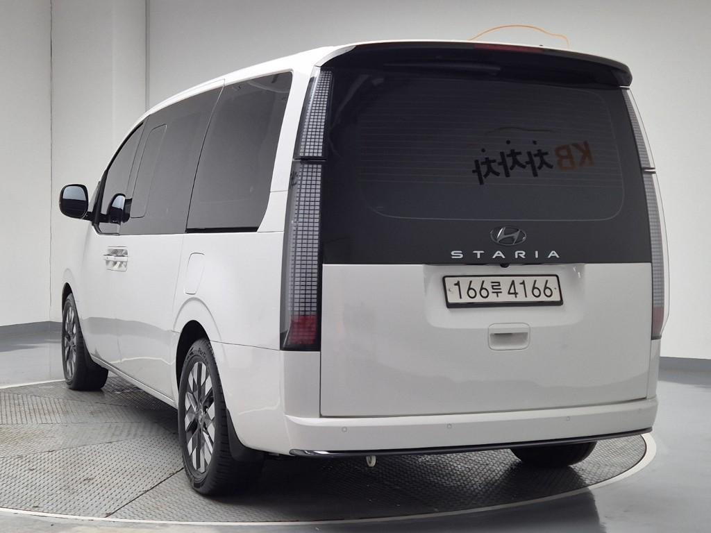 HYUNDAI Staria 2.2 Diesel Lounge 9-Seater 2W