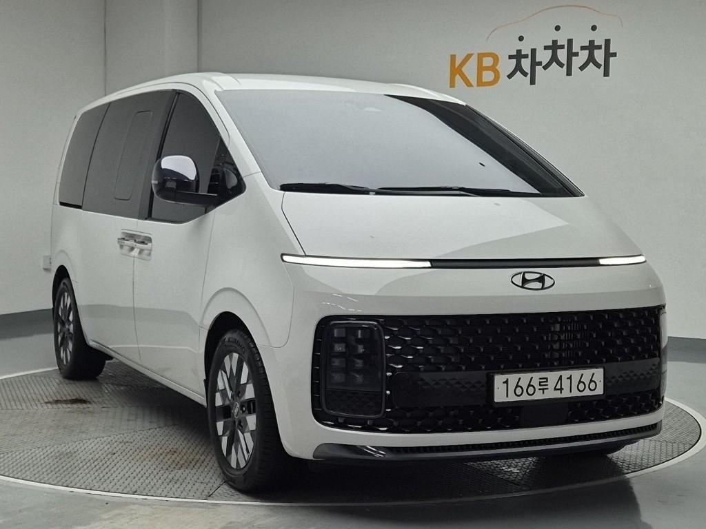 HYUNDAI Staria 2.2 Diesel Lounge 9-Seater 2W
