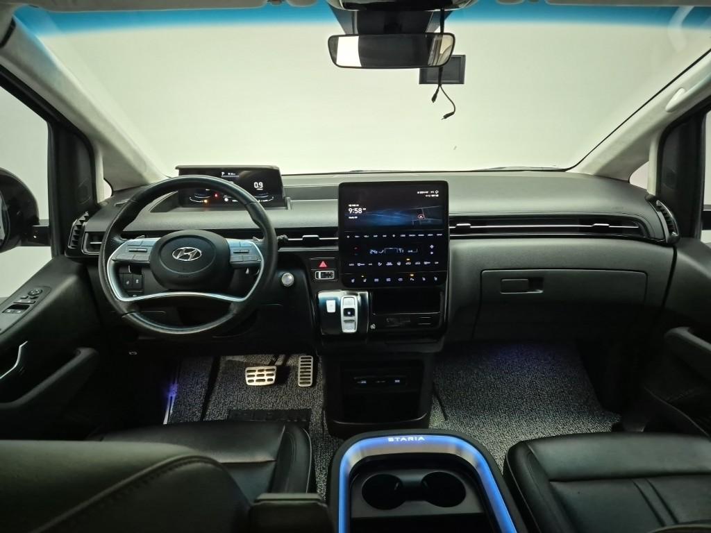 HYUNDAI Staria 2.2 Diesel Lounge 9-Seater 2W