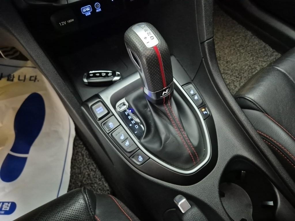 Hyundai Veloster New Sport Core 1.6 Turbo GDI 9
