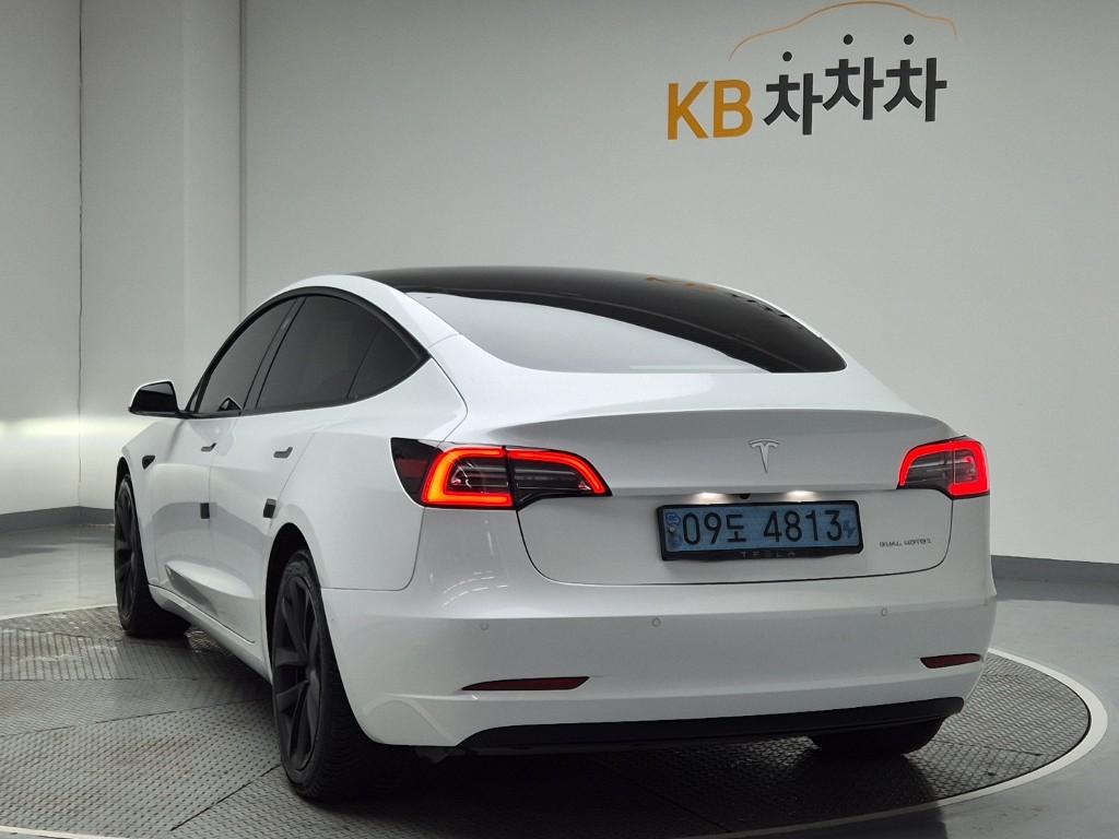 Tesla Model 3 EV AWD