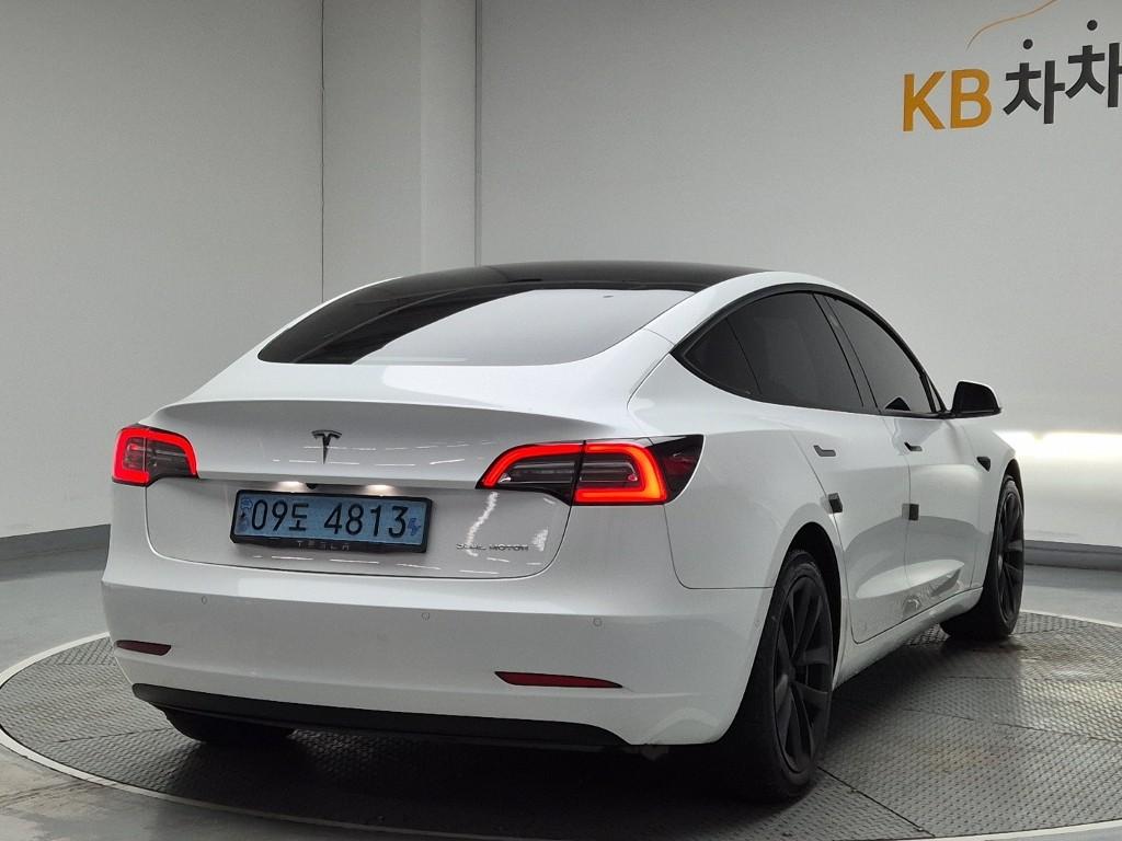 Tesla Model 3 EV AWD
